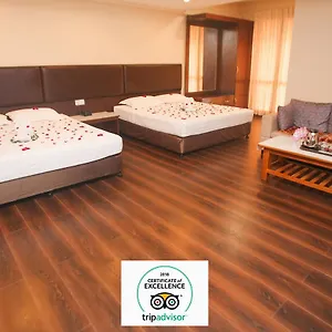 3* Hotel Grace Treasure